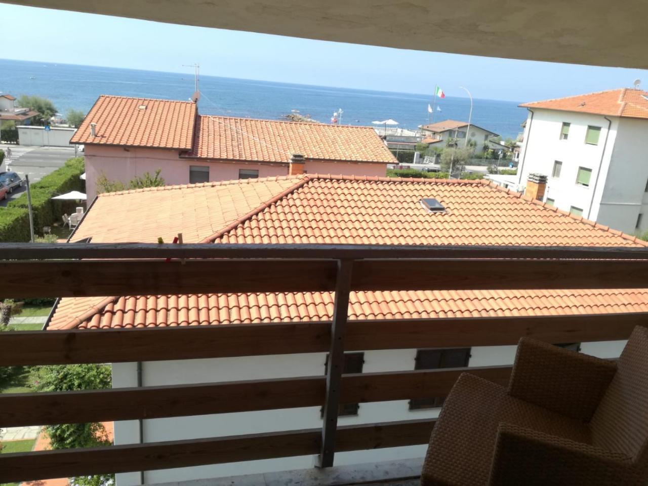 Michela 3* Marina di Massa